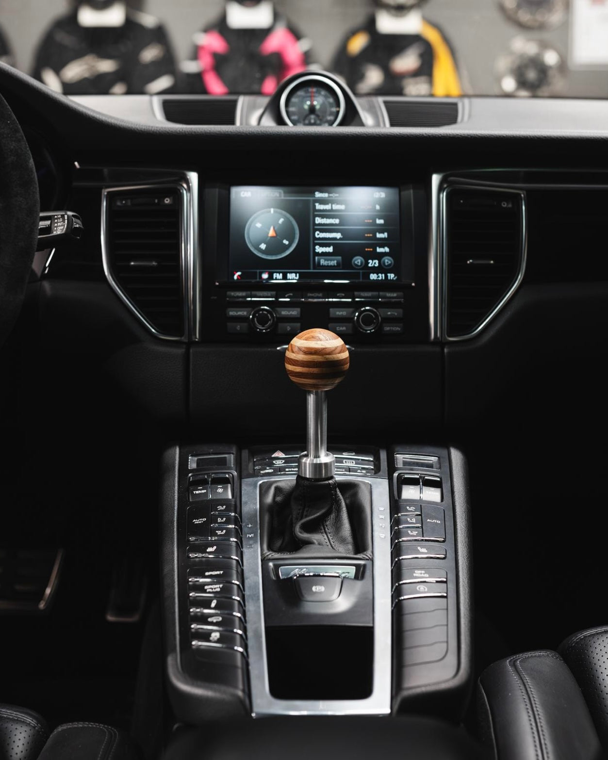 WOOD SHIFT KNOB - PORSCHE MACAN