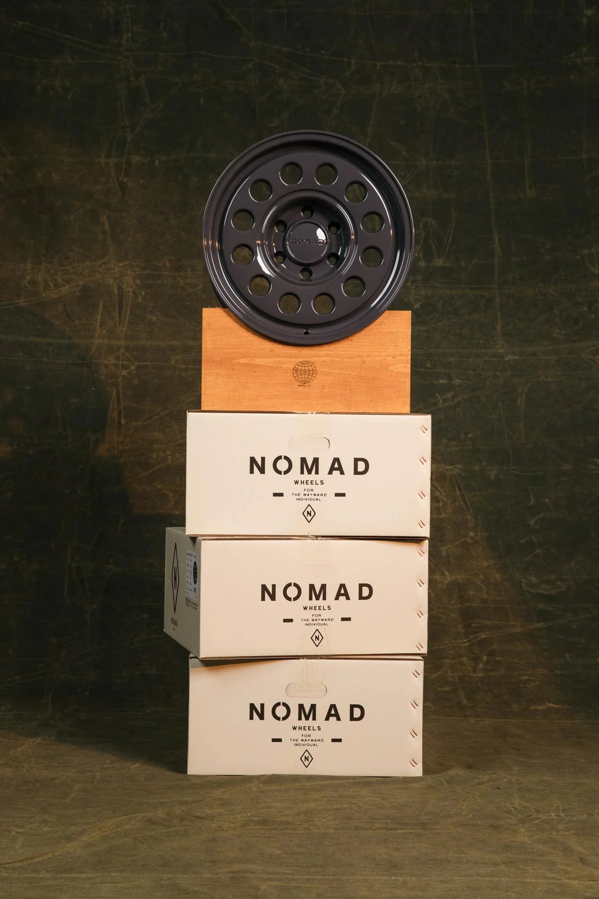 NOMAD - 501 CONVOY - 18x8 ET25