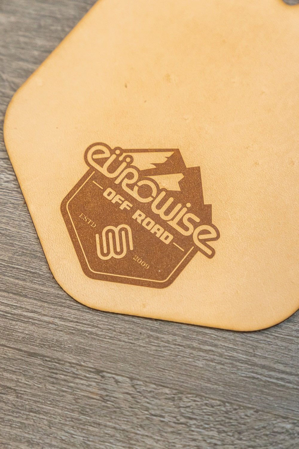 EUROWISE LEATHER FUEL BIB