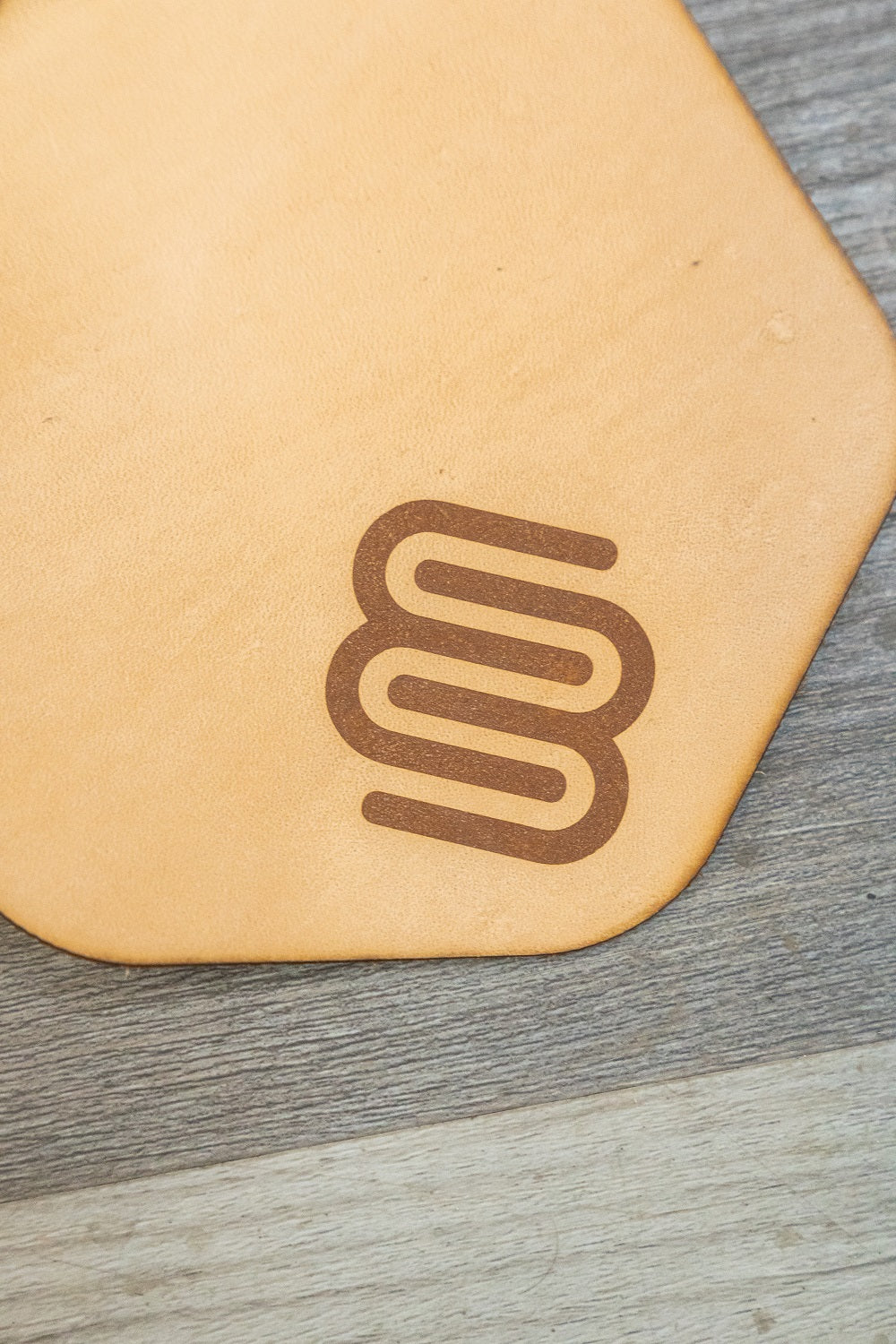 EUROWISE LEATHER FUEL BIB