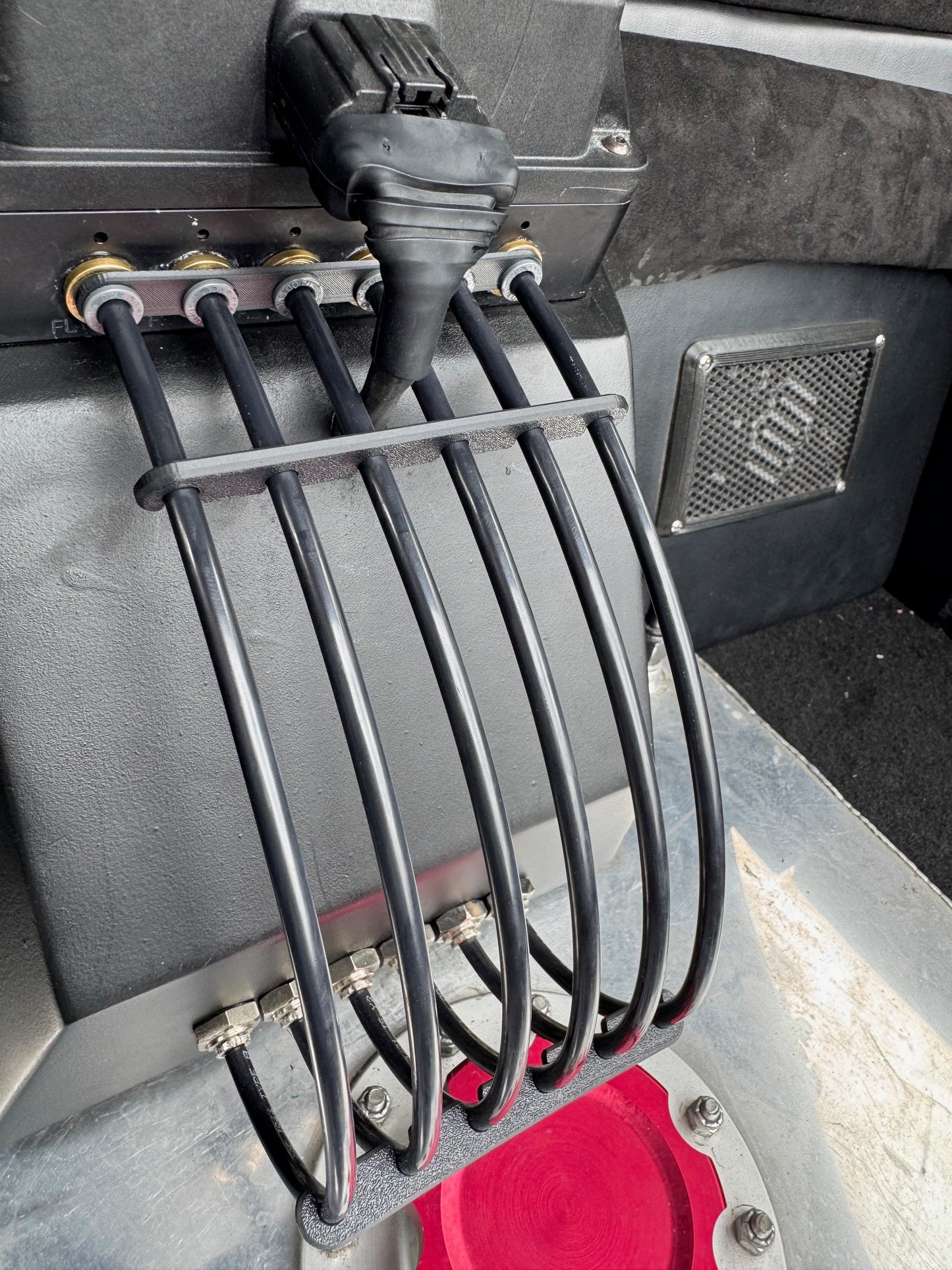 AIRLIFT AIR HOSE BRACKET