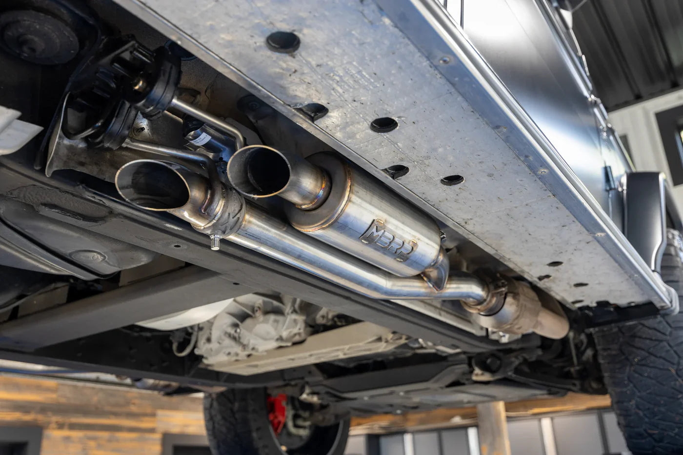 MBRP 2.5" PRE AXLE CAT-BACK EXHAUST DUAL SPLIT QUAD SIDE (19 - 25 MERCEDES G63)