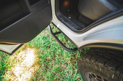 Gen 1: Cayenne/Touareg Rock Sliders (2002-2010)
