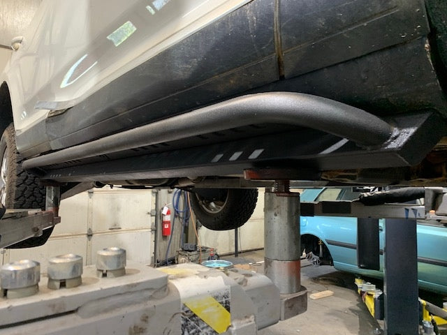 Gen 1: Cayenne/Touareg Rock Sliders (2002-2010)