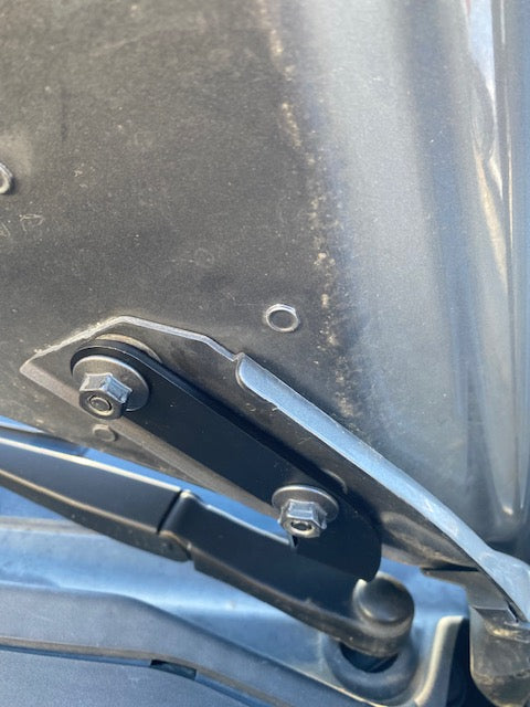 958.1 Cayenne Ditch Light Brackets (2011 - 2015)